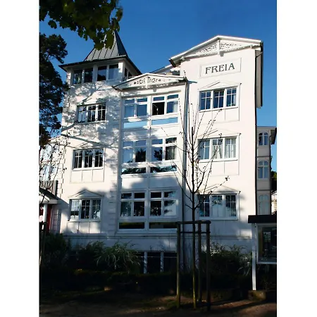 Direkt Am Mit Meerblick Und Sauna - Strandidyll